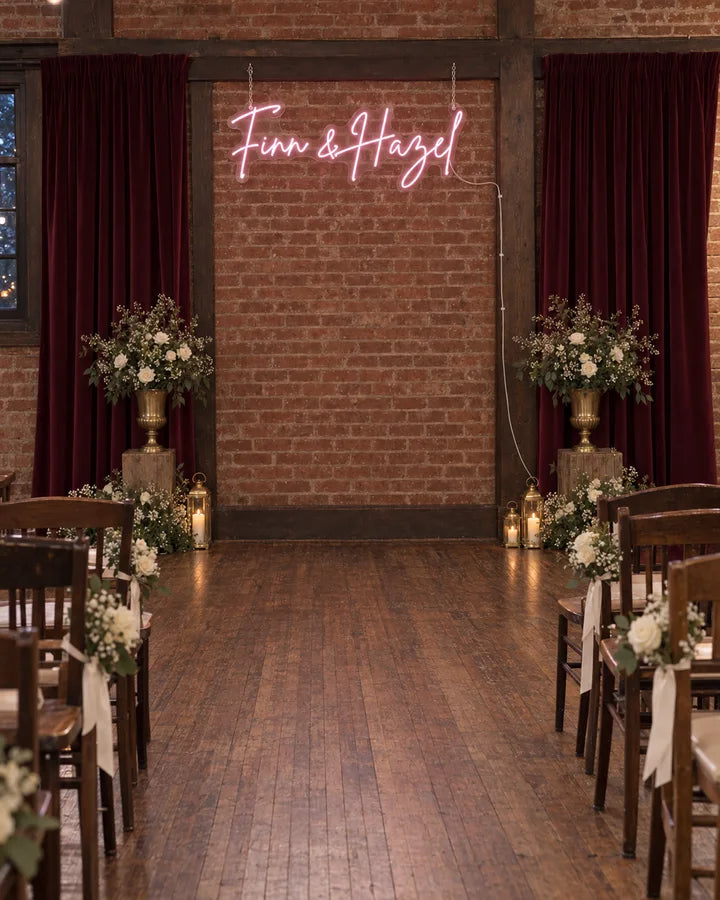 Finn & Hazel / Vintage / Hall ceremony