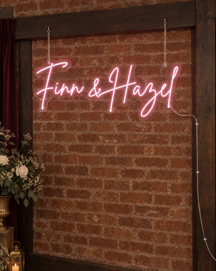 Finn & Hazel / Vintage / Sign & installation detail