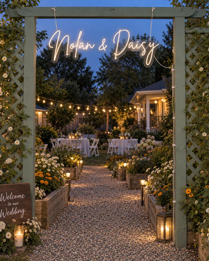 Nolan & Daisy / Garden / Garden reception