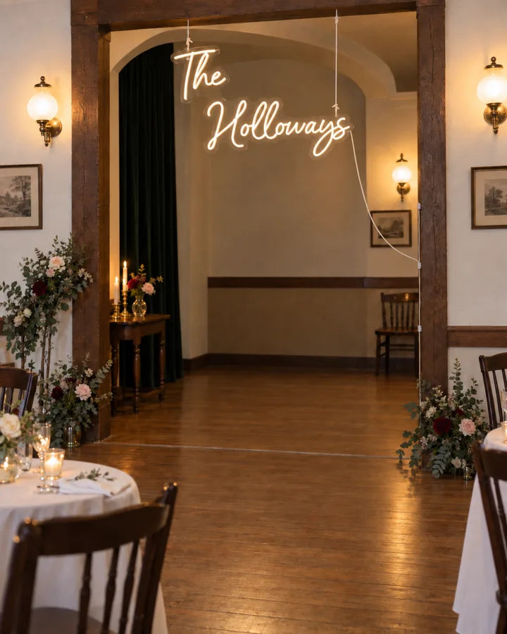 The
Holloways / Vintage / Vintage hall reception