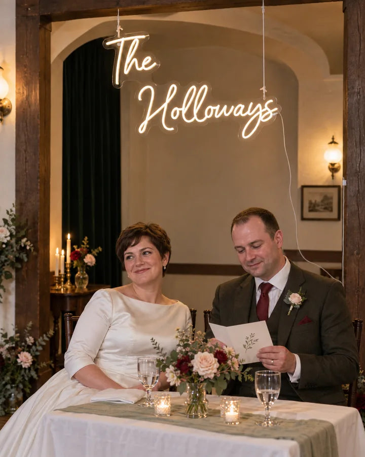 The
Holloways / Vintage / Sweetheart table